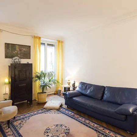 Veeve - Place De La Republique Hideaway Apartment