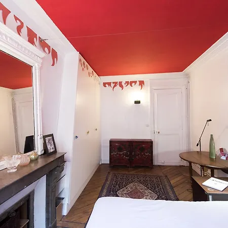 Appartamento Veeve - Place De La Republique Hideaway Parigi